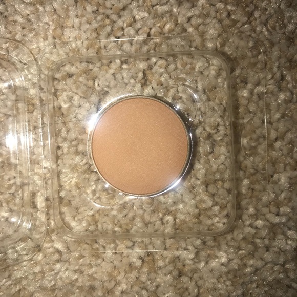 2 NEW Anastasia Beverly Hills Eyeshadows - Picture 6 of 8